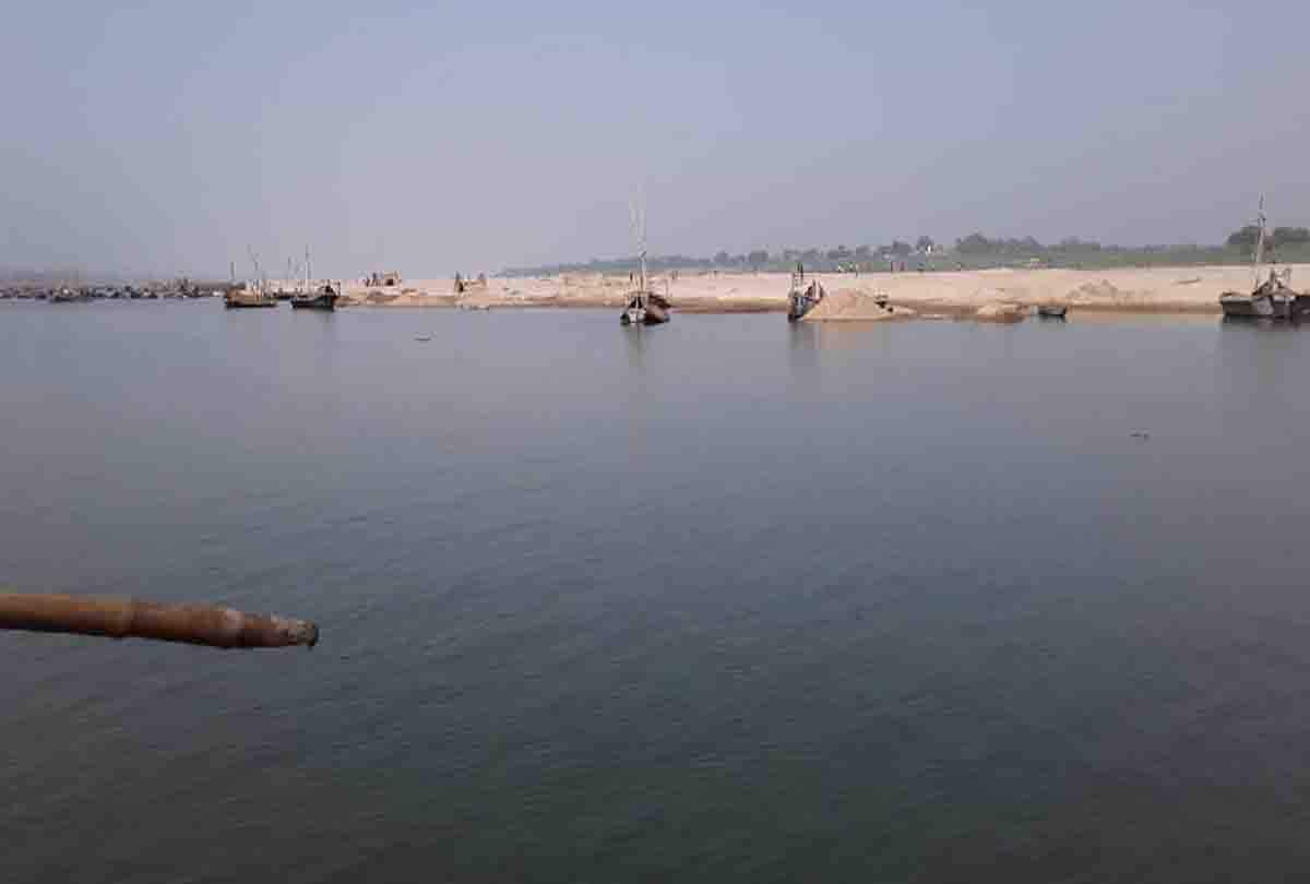 sand mining in bank of yamuna
