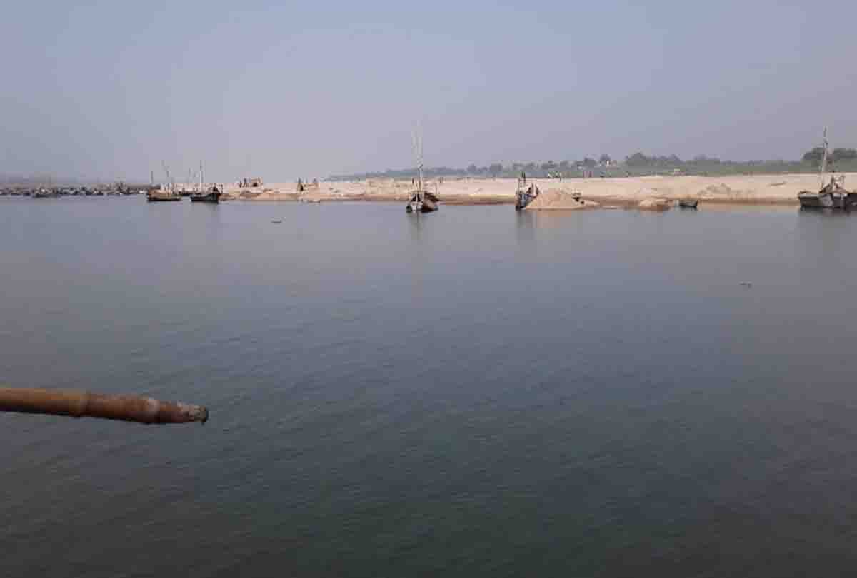 sand mining in bank of yamuna