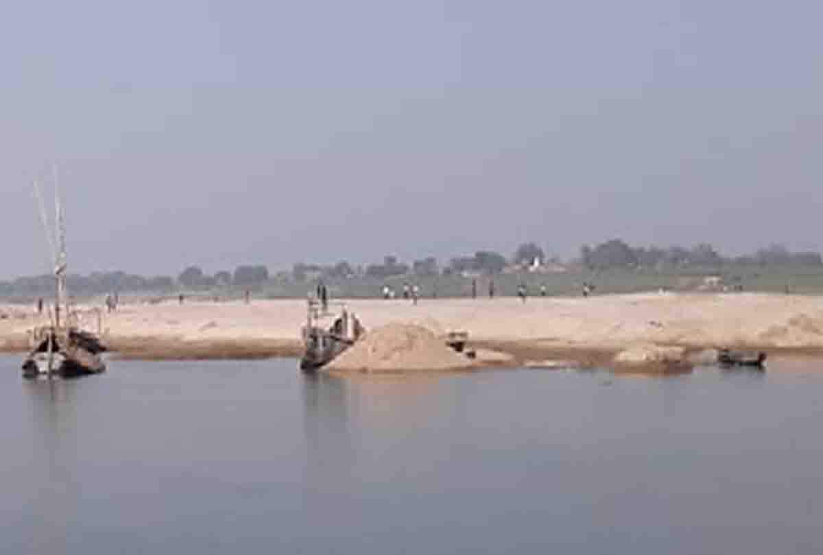 sand mining in bank of yamuna