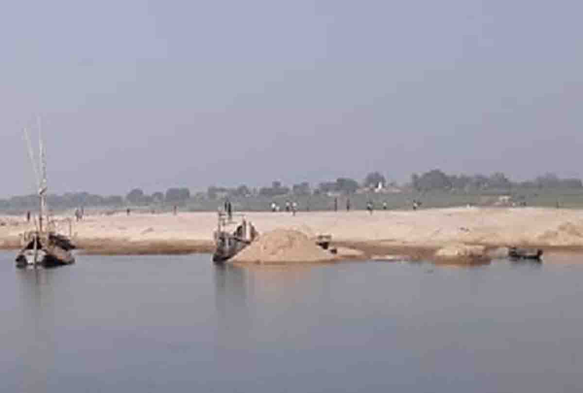 sand mining in bank of yamuna