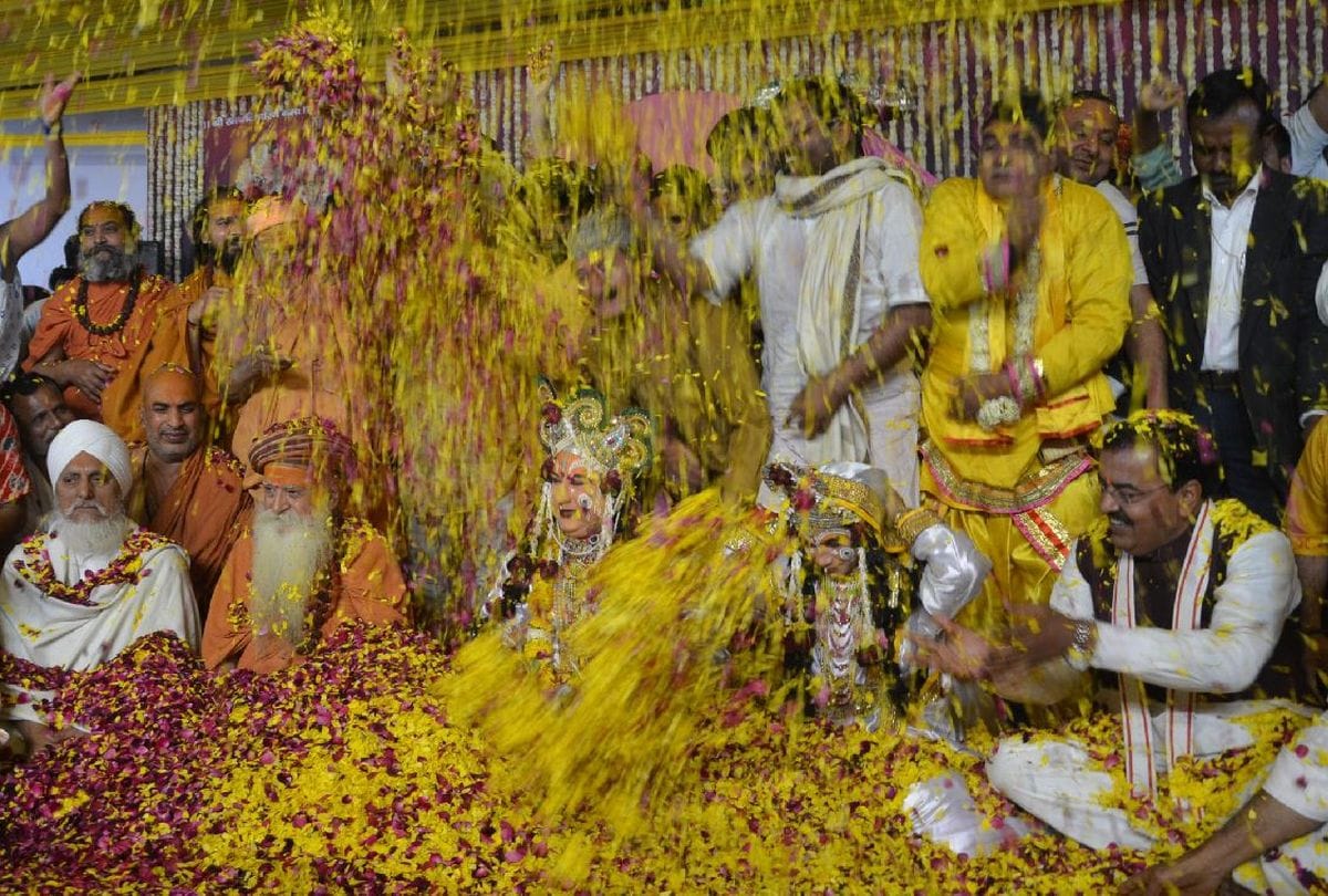 holi 2019 celebrations in raman reti ashram mahavan