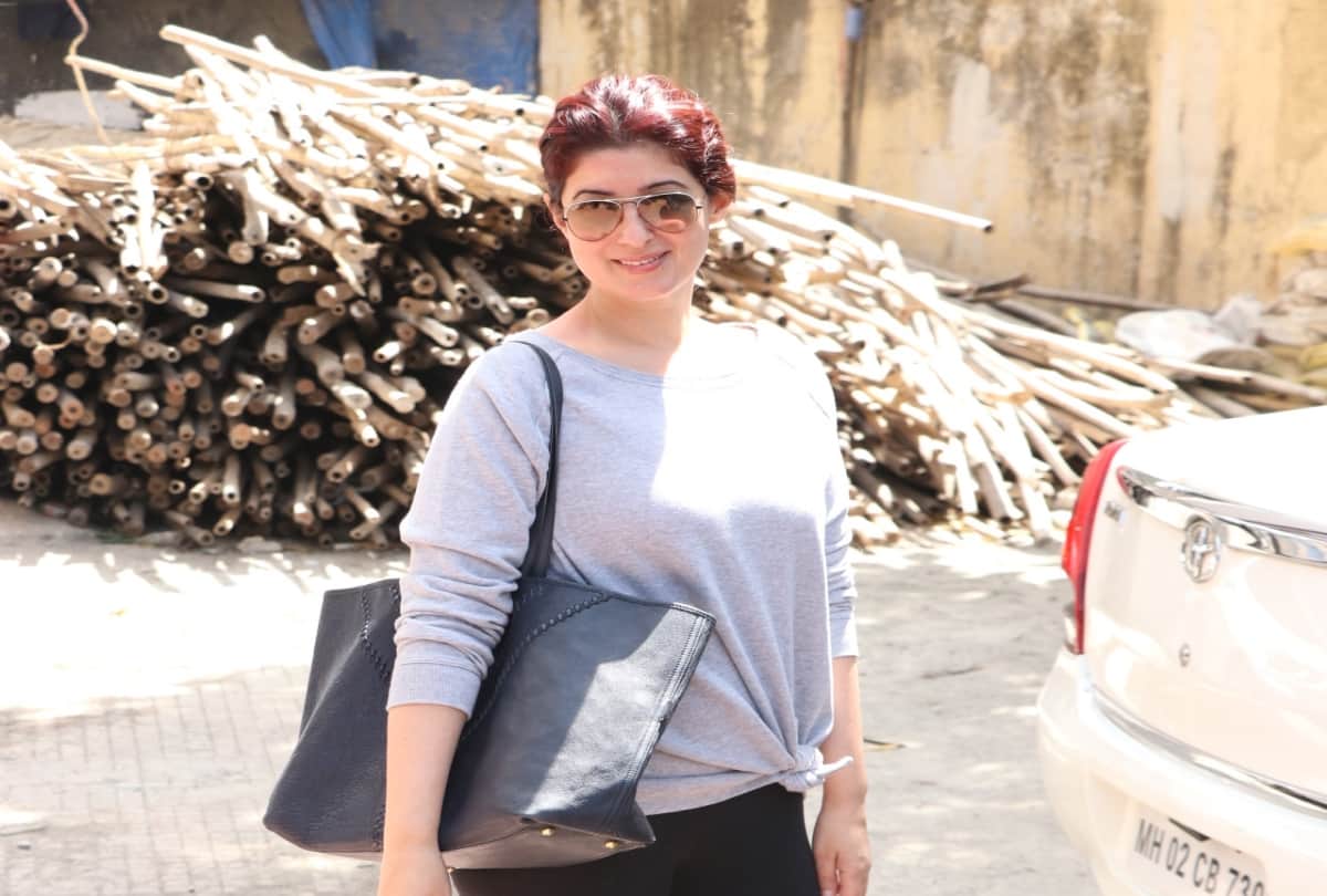 Twinkle Khanna said I still have that fine navel after complete 20 years of film Baadshah