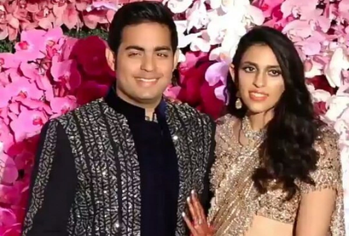 akash ambani and shloka mehta wedding reception throwback video viral