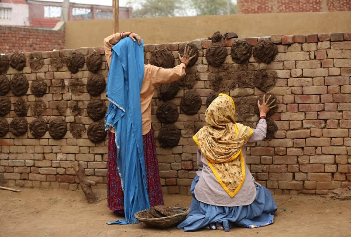 Bhumi Pednekar and taapsee pannu shared first look of upcoming film saand ki aankh
