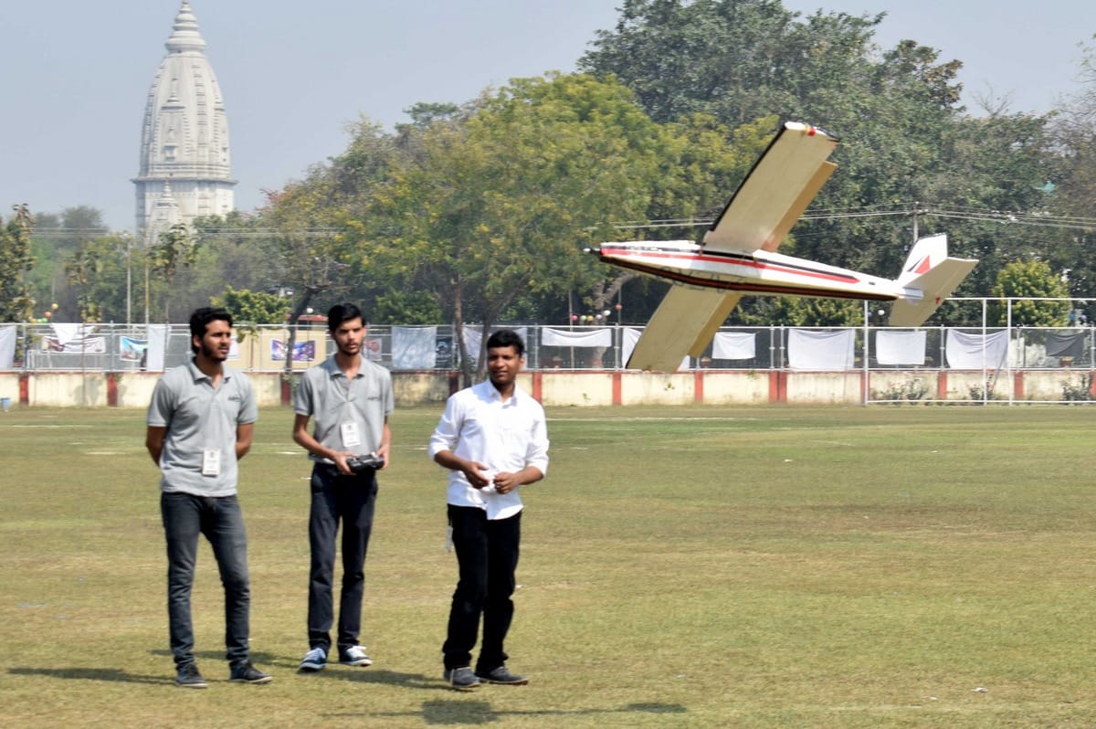 IIT BHU student exhibition air craft and guru randhawa sing in varanasi