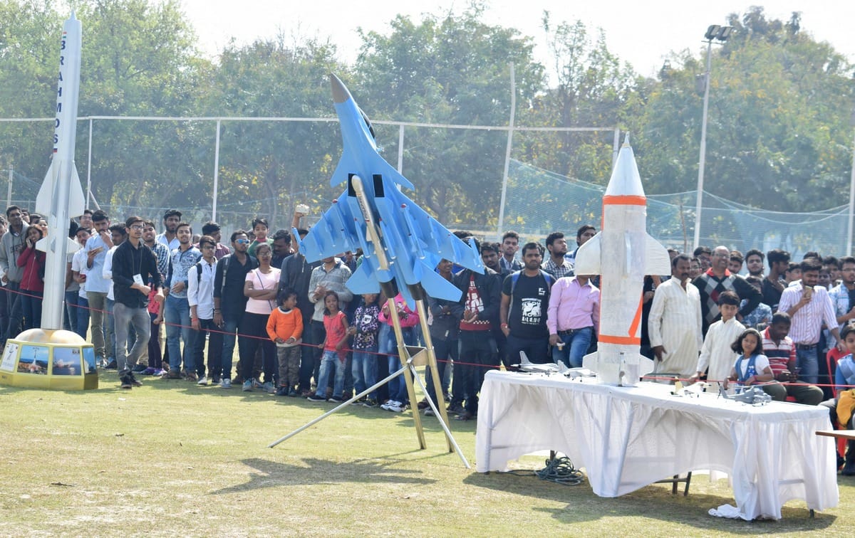 IIT BHU student exhibition air craft and guru randhawa sing in varanasi