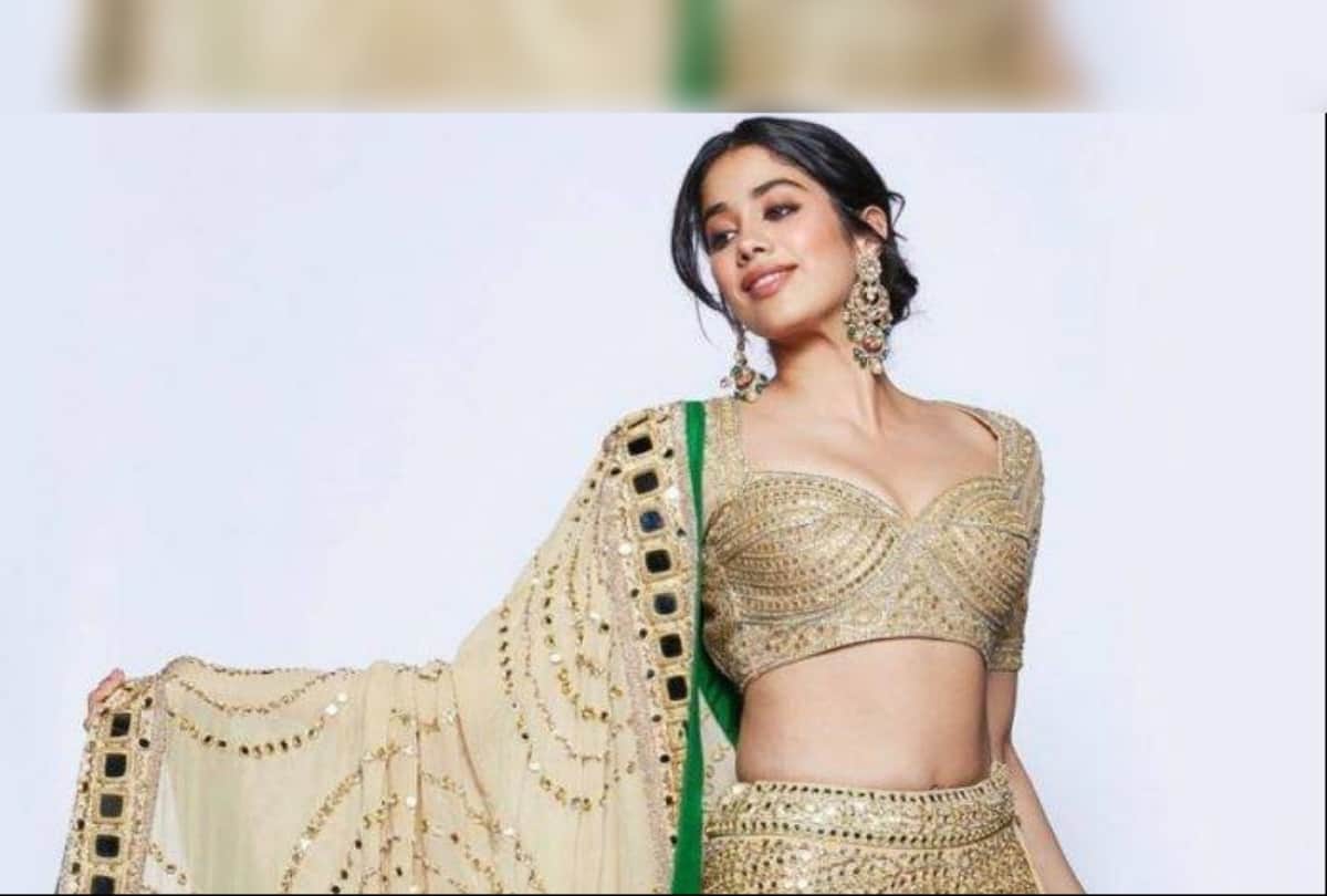 Janhvi Kapoor will play double role in Rooh Afza like her mom Sridevi who play role in ChaalBaaz