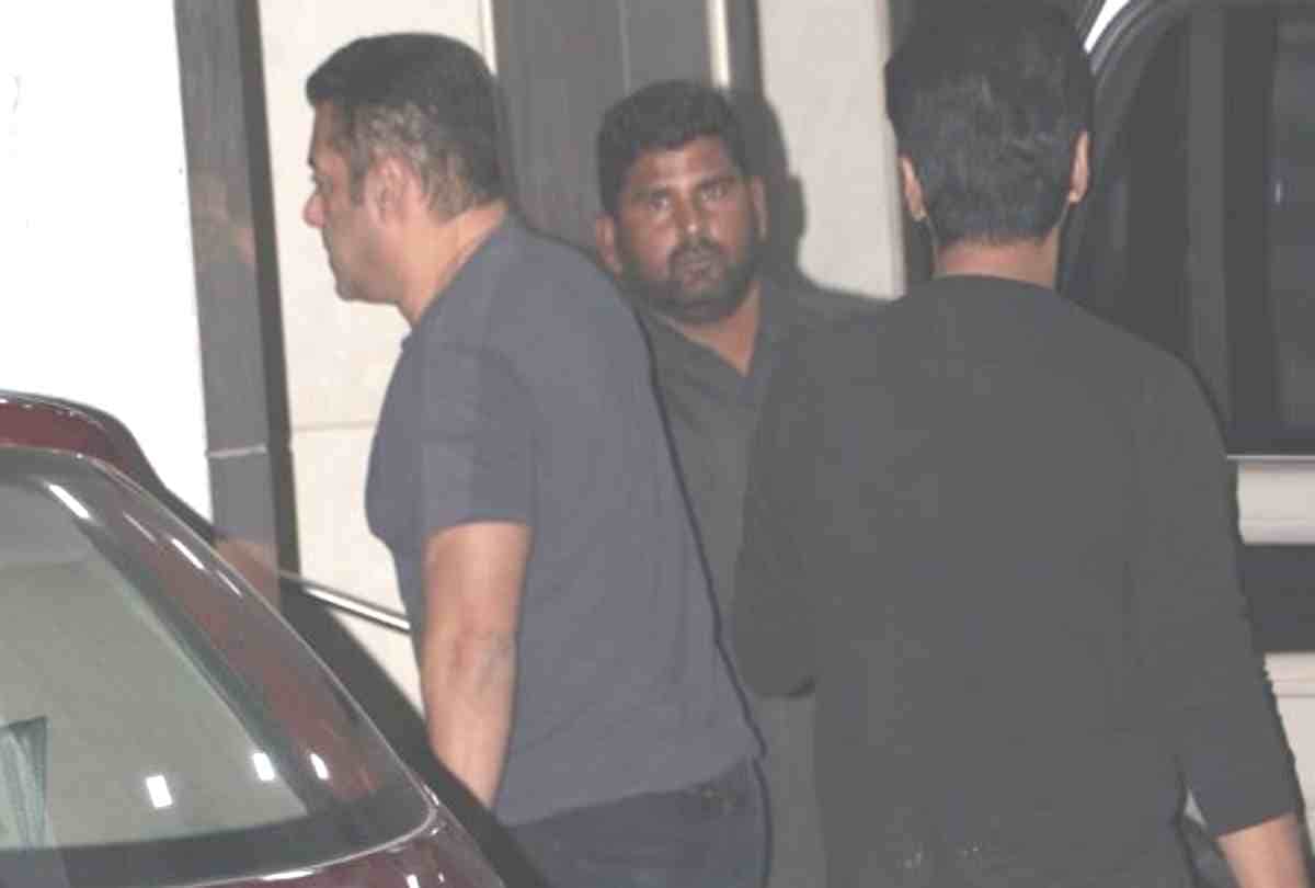 kapil sharma and sunil grover attend the Seema Khan birthday bash look at the photos