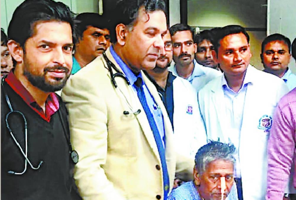 Team of i3 doctors saves old man