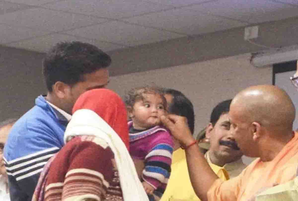 martyr shyam babu wife ruby join office in kanpur dehat
