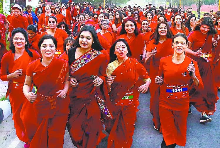 Womens Run on Road in Red Saree in Chandigarh