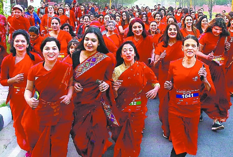 Womens Run on Road in Red Saree in Chandigarh