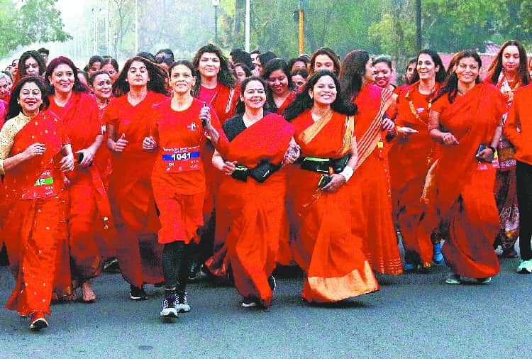 Womens Run on Road in Red Saree in Chandigarh