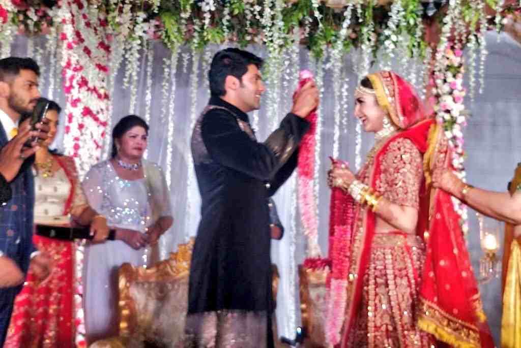 sayyeshaa saigal get married with arya saira banu attend the wedding ceremony look at the album