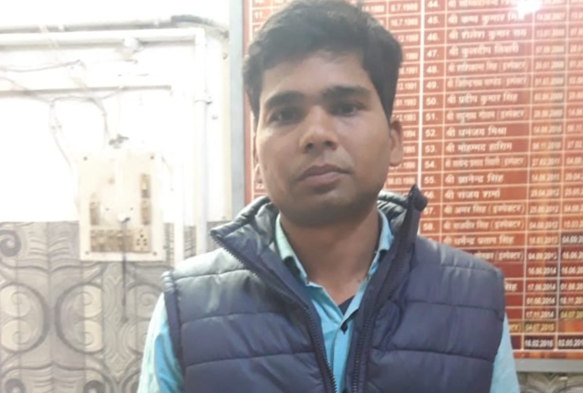Solver caught in High Court Group D exam in prayagraj