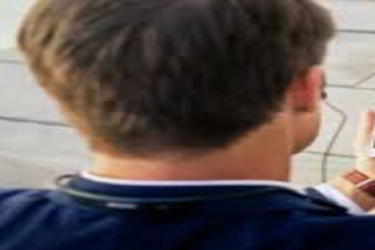 Know about the symptoms of social phobia