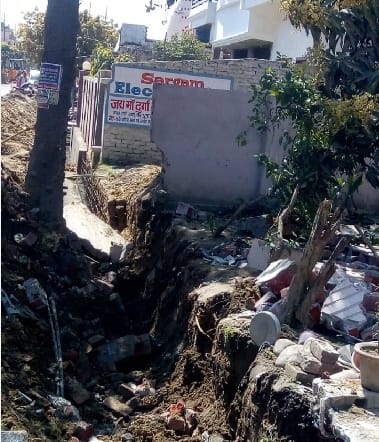 शाहपुर में दीवार गिरी, दो मजदूरों की मौत