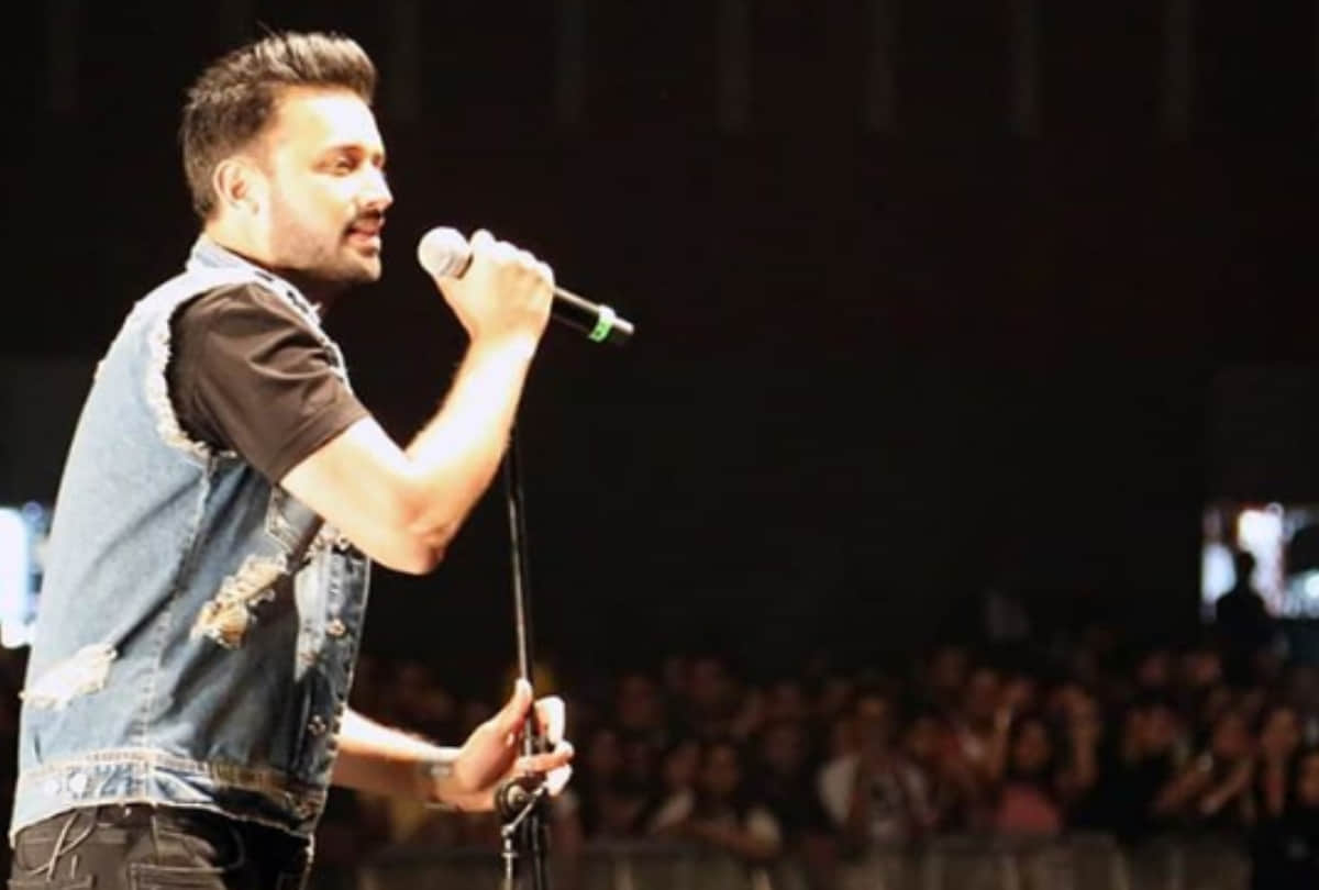Atif Aslam Birthday Know untold Facts and Net Worth of Pakistan Singer