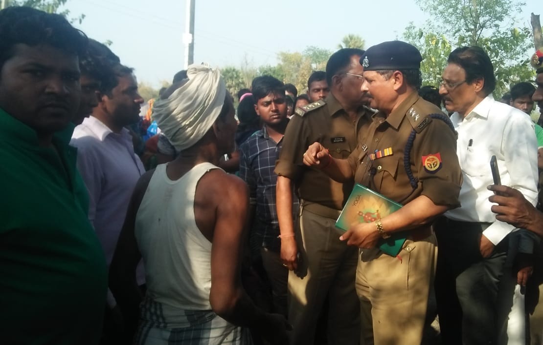 Pregnant women died with 2 in road accident in azamgarh