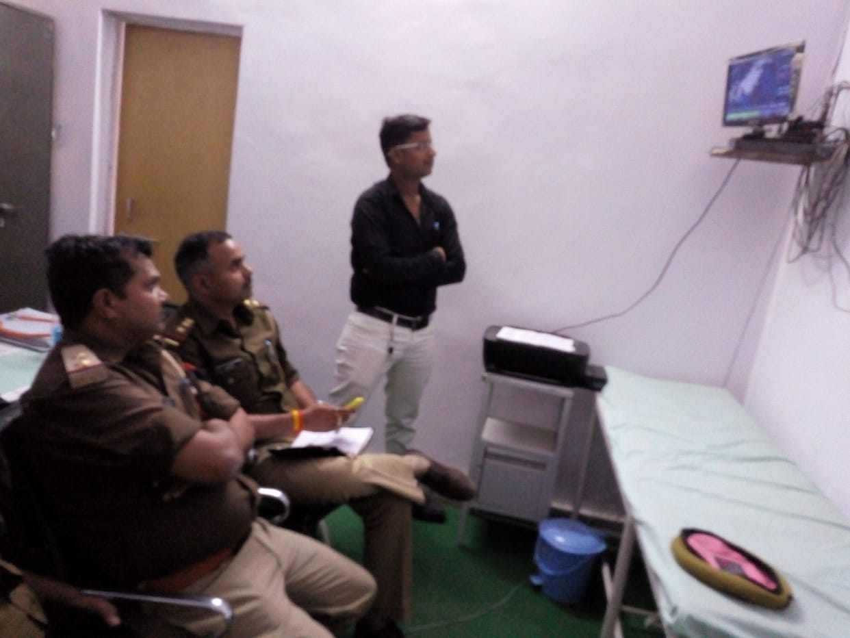 पुलिस ने सीसीटीवी कैमरे को खंगाला
