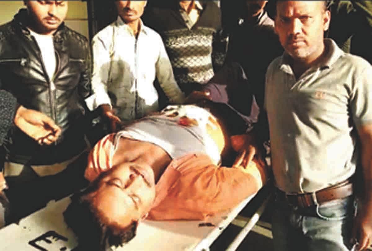 Pratapgarh: In the house, a madarasa teacher shot dead