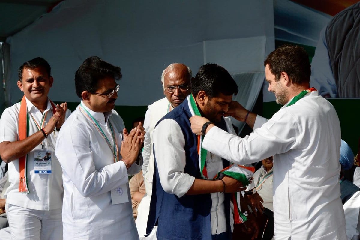 Lok Sabha Elections 2019: Hardik Patel joins Congress, praises Rahul and targets Modi