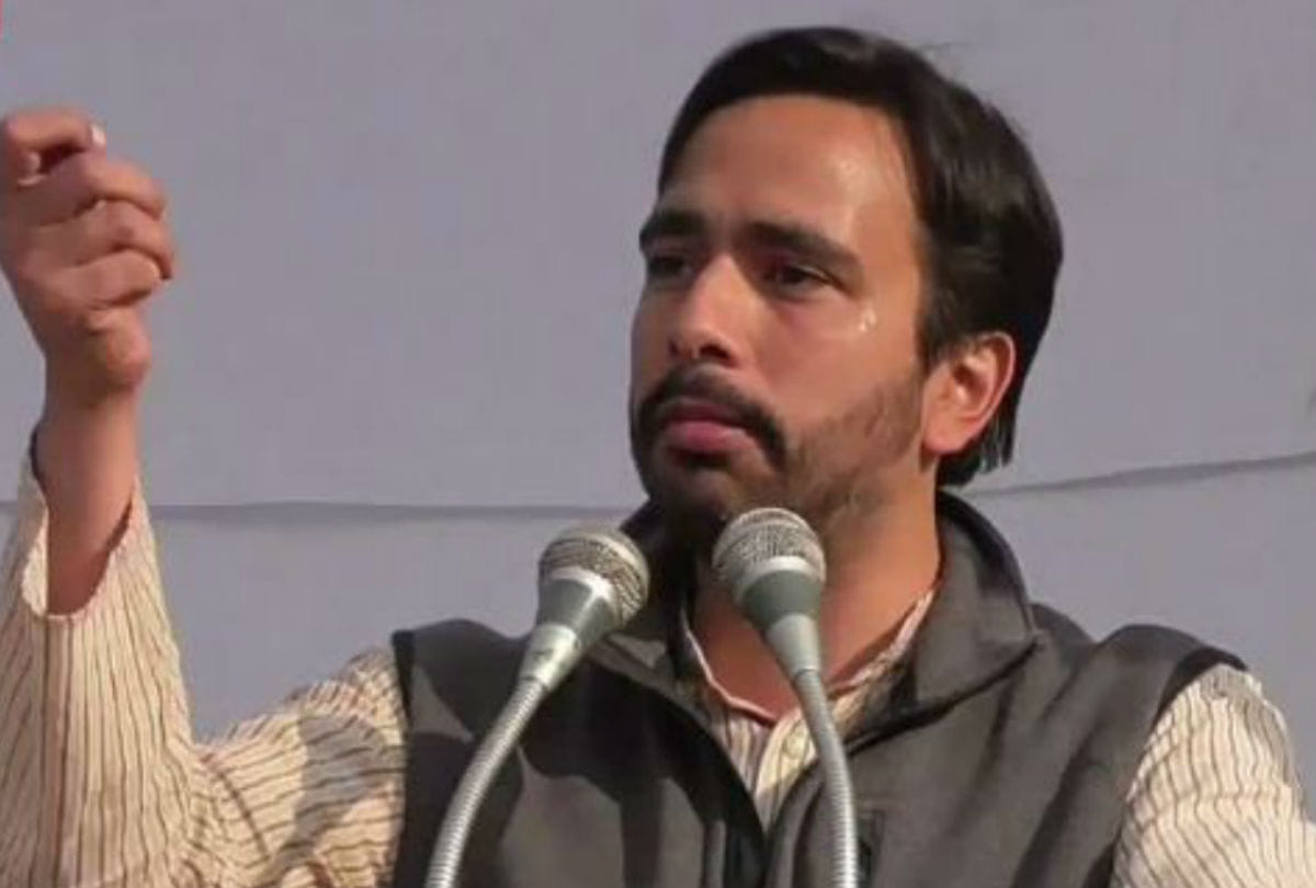 contract forming will force small farmers to become labourers says Jayant Chaudhay.