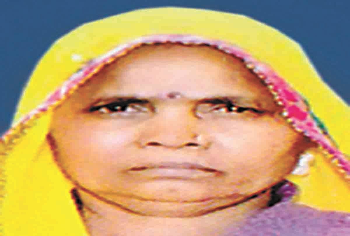 Old lady found dead on railway track