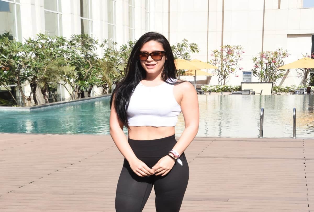 jackie shroff daughter krishna shroff hot sexy glamorous beautiful photoshoot images download in hd