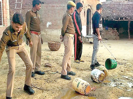 Police raid, destroyed 200 liters of combustion
