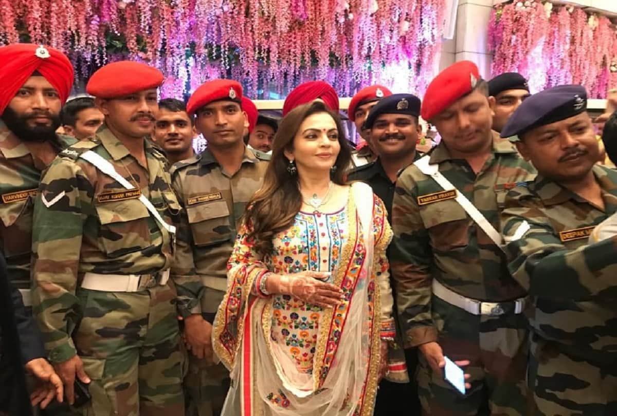 Mukesh and Nita ambani enjoyed akash shloka wedding celebration