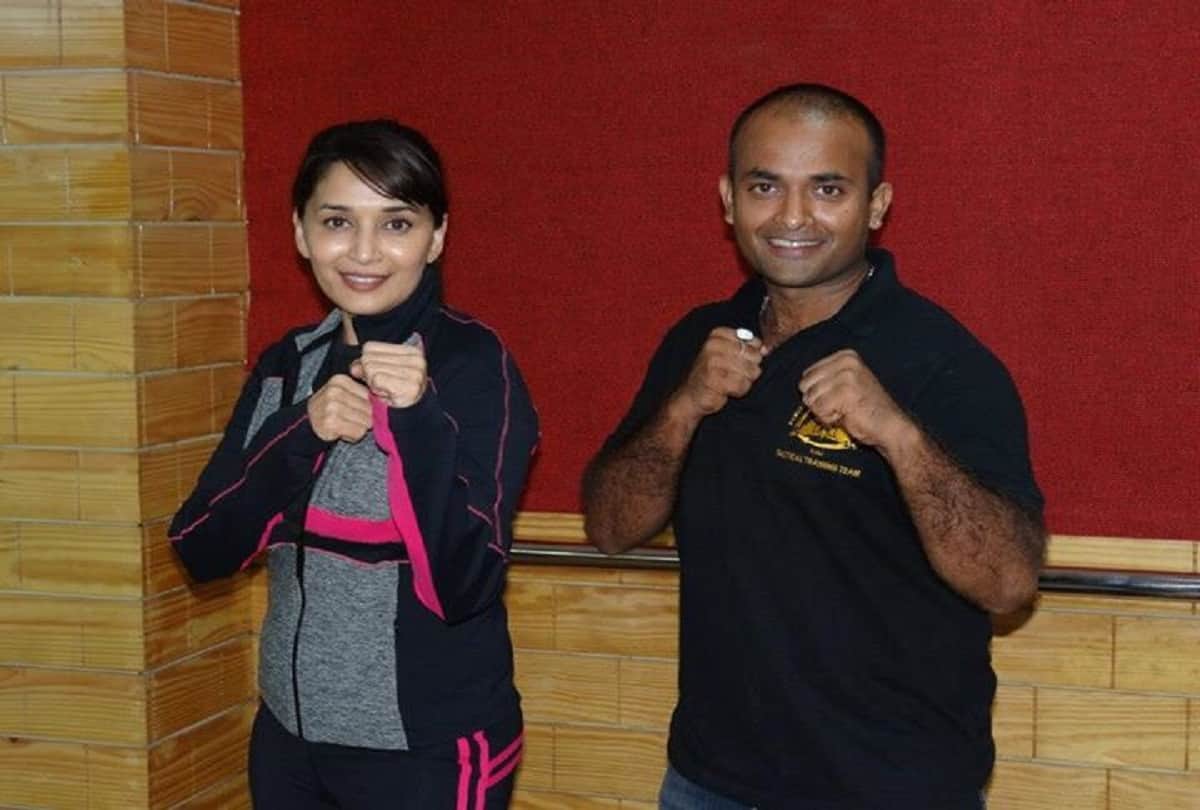 women security: With the help of mobile phone, hair pin, and purse, you can drop the attacker