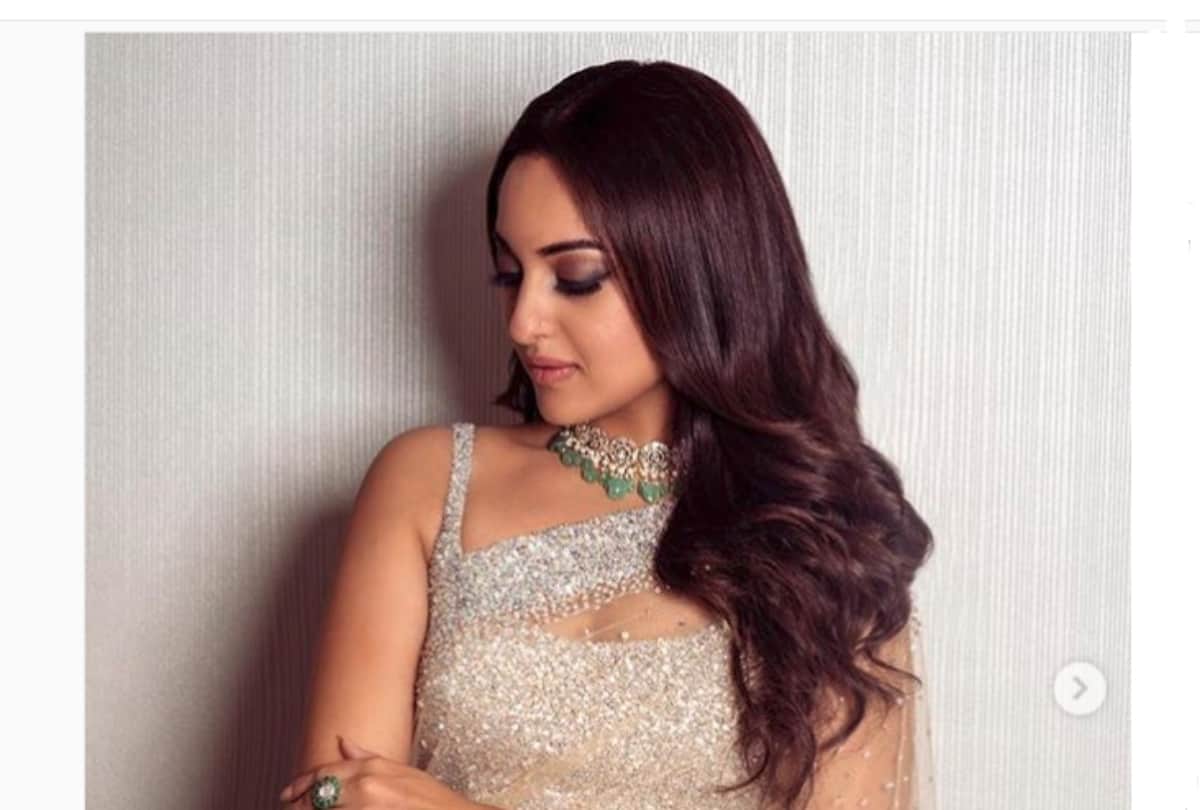 UP NEWS: Moradabad police reached at Sonakshi Sinha house to inquire in fraud case