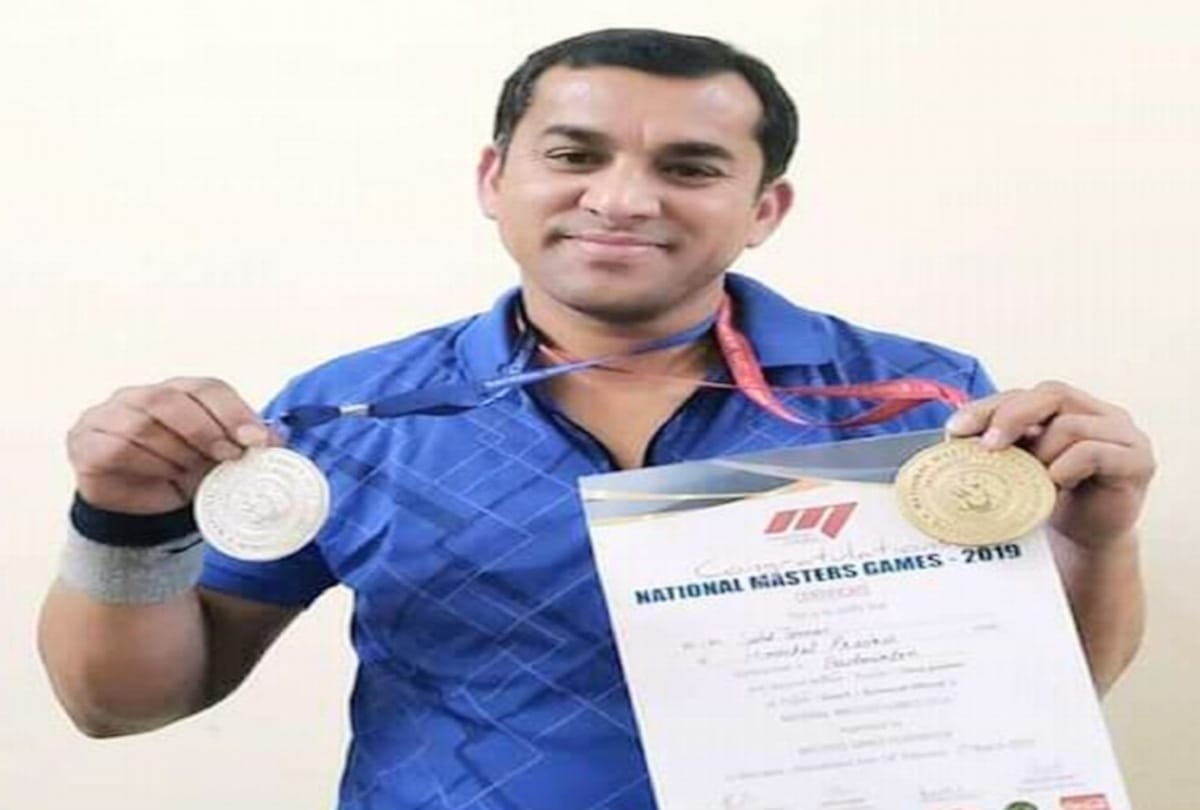 Sunil tomar of himachal will represent India in Badminton