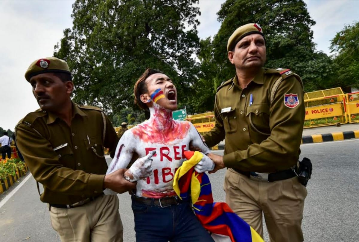 Tibetan activists detained protest marches were taken into custody near Chanakyapuri delhi