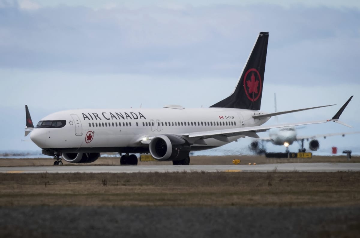 know about milage of airplane in one litre
