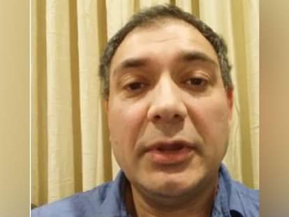 गिलगित का रहनेवाला अमेरिकी कार्यकर्ता