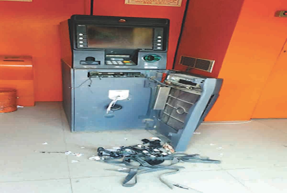 Attempt to rob  ATM by making  guard hostage