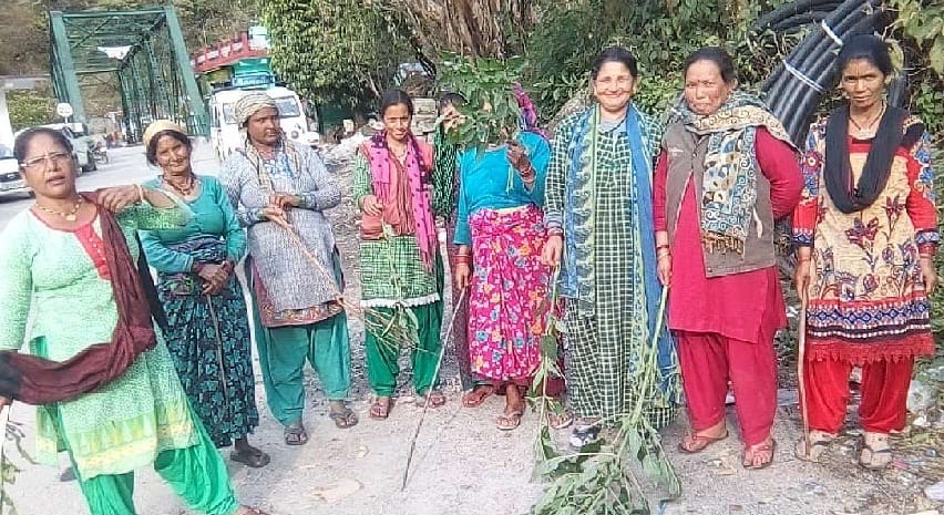 Women's affliction for liquor businessmen, alcoholics