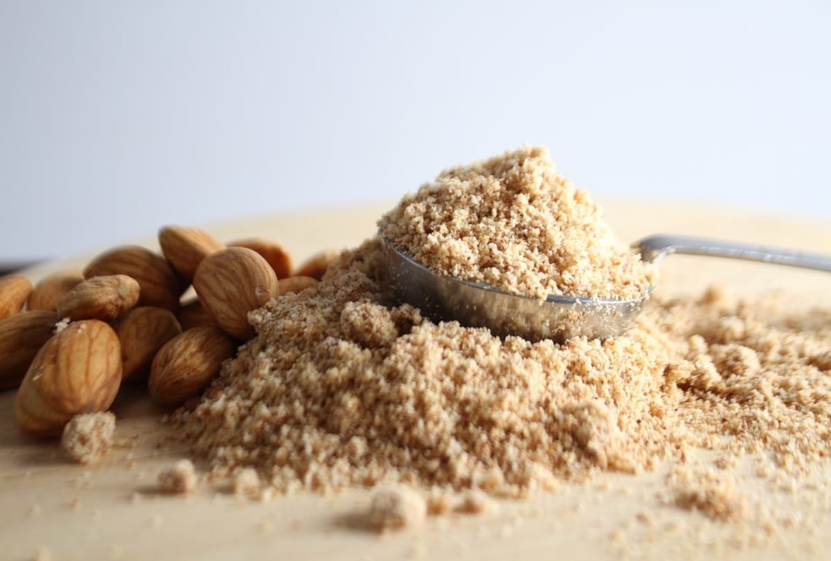 Almonds flour benefits for body badam ke aate ke fayde