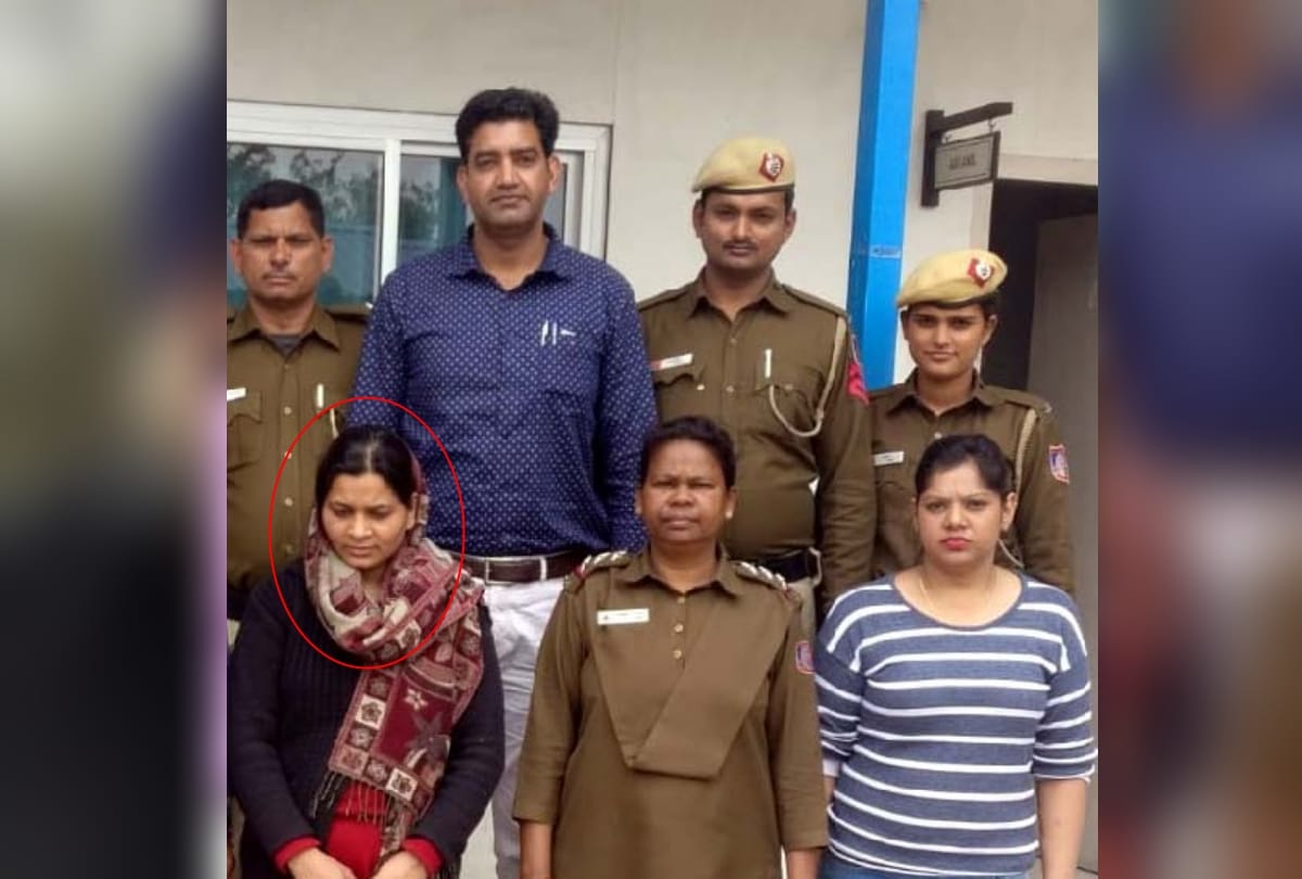 delhi daughter who killed parents use to lie to her mother that dad mobile is broken he cant talk