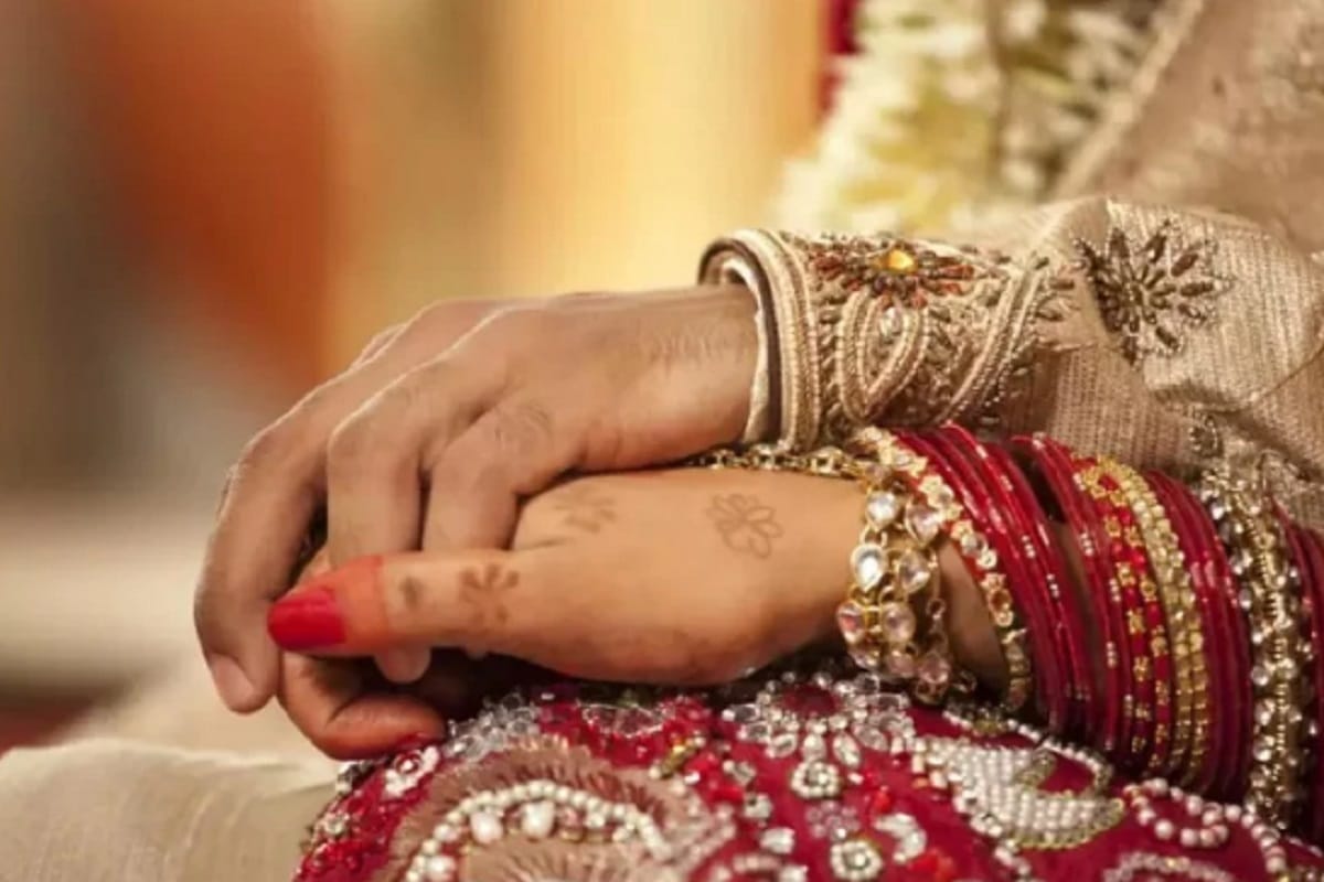 Bijnor: made a hostage to the groom including the many peoples