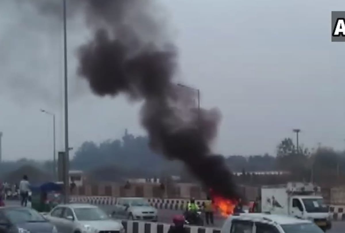 car catches fire near akshardham temple in delhi driver safe second incident in 3 days