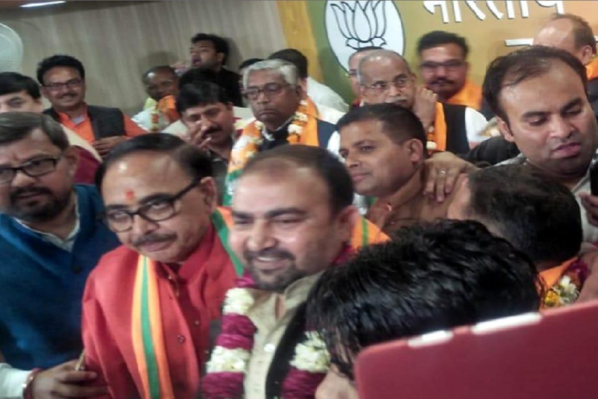 Lok Sabha Elections 2019 Former MP Yashveer Singh Dhobi left SP Party and joined BJP
