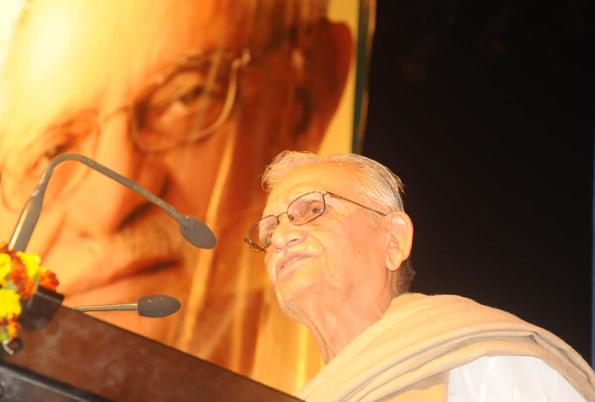 Lines by Gulzar that beautifully capture the depth of pain, love and life