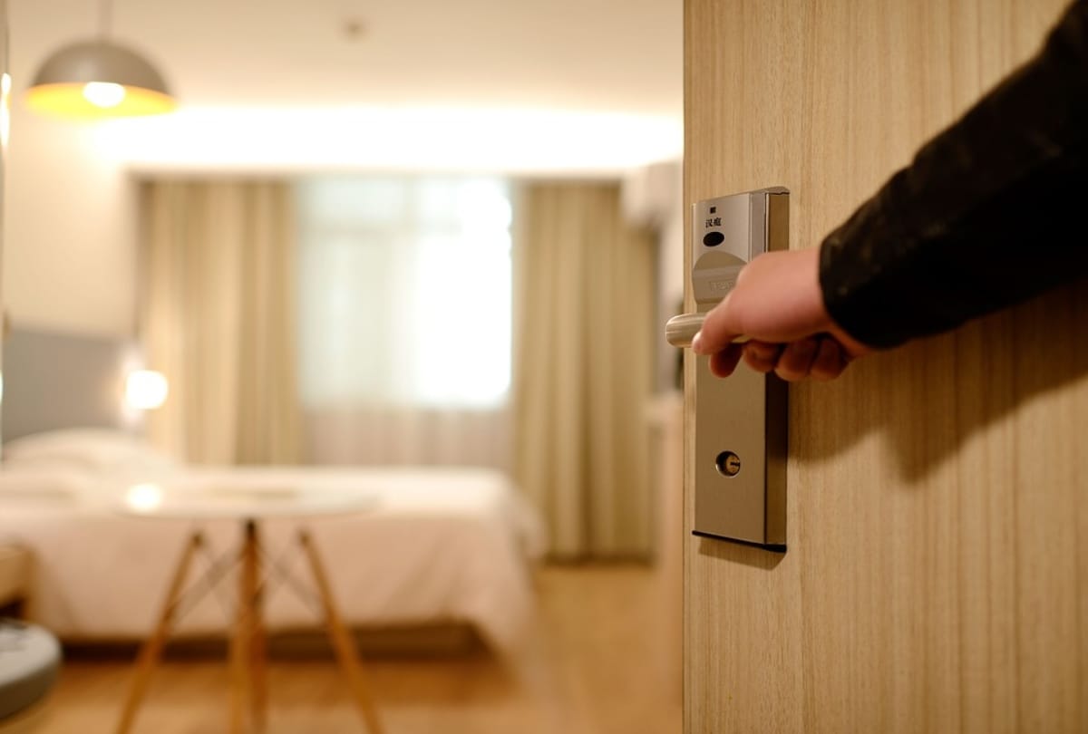 First thing to check cleanliness in your hotel room tips can save you