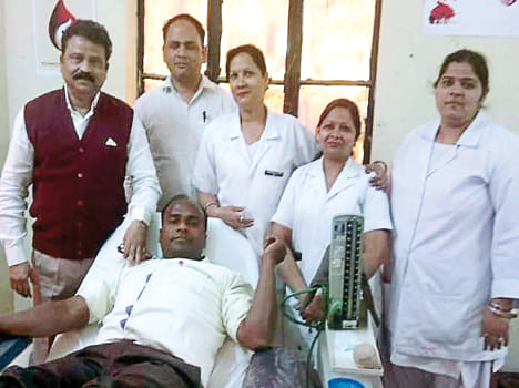 18 to 60 year old healthy person can donate blood