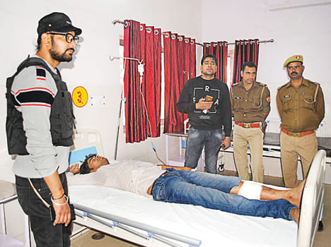Five gangsters caught in two police encounters