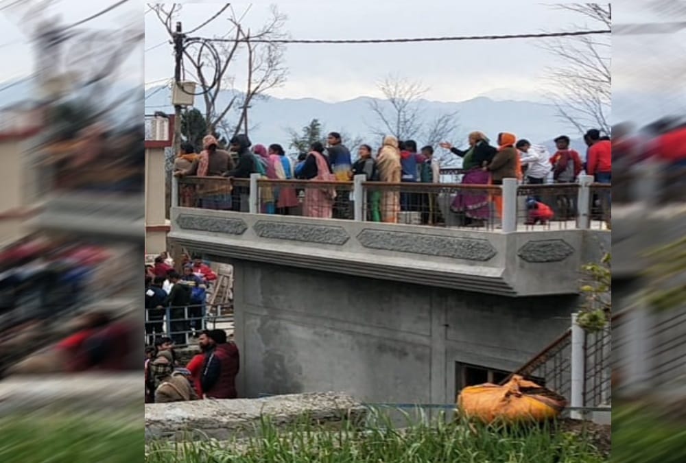 Leopard enter in  house kitchen at pauri rescue photos