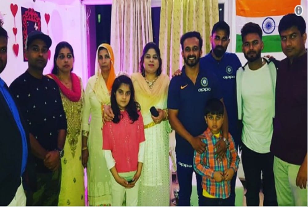 Indian pacer Mohammed Shami hosted Virat Kohli & Co ahead of 5th ODI against Australia in Delhi